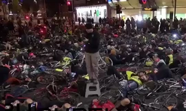 Clip: 1.000 người đi xe đạp giả chết ở London