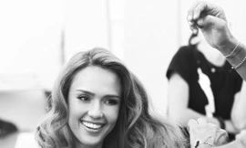 Chiêm ngưỡng vẻ đẹp không tuổi của 'Thiên thần bóng tối' Jessica Alba 