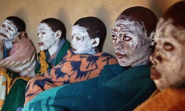 Các thanh niên của bộ tộc Xhosa sau nghi lễ trưởng thành ở tỉnh Eastern Cape