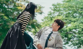 "Melancholia" kịch tính ngay từ phút đầu tiên nhưng "thần thái" Lee Do Hyun mới là tất cả