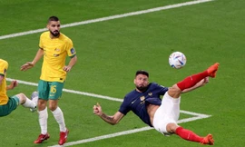 Giroud lập hàng loạt kỷ lục, vượt Henry và Zidane 
