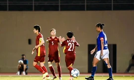 Nữ Việt Nam thắng nhẹ Campuchia trong trận 'thủy chiến' 