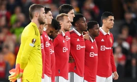 Huyền thoại MU phản đối hoãn Ngoại hạng Anh để quốc tang Nữ hoàng 