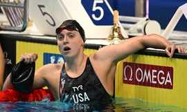 Nữ kình ngư Mỹ lập kỷ lục vô tiền khoáng hậu 