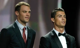 Thủ môn Neuer bị CĐV Bayern gọi là kẻ phản bội vì 'học theo Ronaldo' 