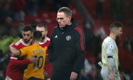 Thua Wolves sau 40 năm, HLV MU lắc đầu ngao ngán