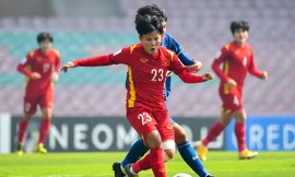 Bích Thuỳ nghẹn ngào chia sẻ về người cha quá cố trên trang chủ FIFA