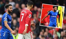 Vì sao người hùng Everton bắt chước cách ăn mừng của Ronaldo sau khi 'xé lưới' M.U?
