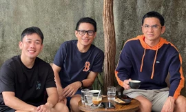 Thái độ 'kỳ lạ' của HLV HAGL Kiatisak sau chuỗi 9 trận không thắng 