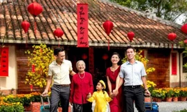 Phong tục chọn hướng xuất hành ngày Tết bắt đầu từ người vùng nào?