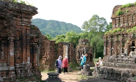 Di sản Thế giới Mỹ Sơn nằm trong dự án Phát triển du lịch bền vững của UNESCO. Ảnh: Hồng Vĩnh