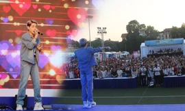 Phát 'sốc' với lượng sinh viên 'đổ bộ' Sóng Festival xem Đức Phúc biểu diễn