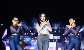 Chi Pu cùng dàn nghệ sĩ chạy tổng duyệt cho đêm thi Người đẹp Biển-Du lịch HHVN 2020