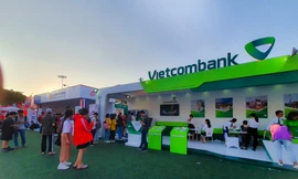 Gian hàng đẹp mãn nhãn của nhà tài trợ kim cương Ngày Thẻ Việt Nam