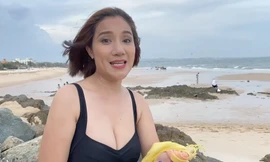 Cát Tường đăng clip khoe vòng một phồn thực, 'thách thức' antifan đến đối chất