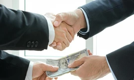 Bị bắt vì nhận 1 tỉ đồng chạy án cho chủ trường gà ở TP HCM