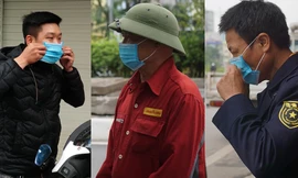 Xử phạt hàng loạt người không đeo khẩu trang khi ra đường ngày đầu cách ly toàn xã hội