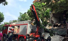 Nguyên nhân tầng 2 ngôi nhà trên phố cổ Hà Nội đổ sập