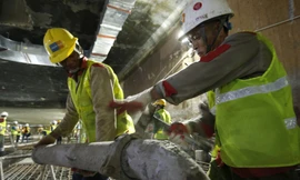 Trắng đêm đổ bê tông hợp long ga ngầm trên phố Kim Mã 