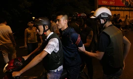 Hà Nội: Tạm giữ hàng loạt xe trong đêm đầu kiểm tra hành chính