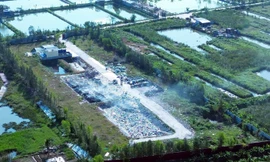 Hỏa diệm sơn rác phả khói độc, dân nghẹt thở, lãnh đạo xã nói gì?