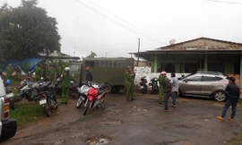 Cảnh sát khám nhà Nga vọc.