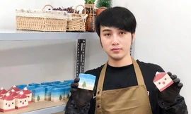 Xà phòng cây thông, tuần lộc... của chàng trai đất Cảng đắt hàng dịp Giáng sinh