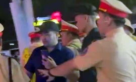 Tài xế Phạm Trung Dũng phát live video trên mạng xã hội khi bị cảnh sát yêu cầu kiểm tra nồng độ cồn tại Hải Phòng.