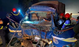 Xe tải va chạm với container trên cao tốc Hà Nội - Hải Phòng, 2 người thương vong