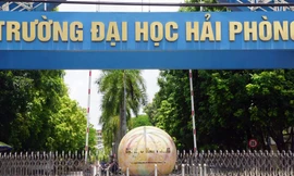 Bị yêu cầu rời khỏi ký túc ngày giá rét, sinh viên Đại học Hải Phòng 'khóc thét'