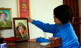 Tuổi trẻ Hải Dương phục dựng ảnh liệt sĩ tặng mẹ Việt Nam anh hùng