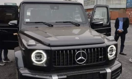 Xe Mercedes G63 giá 12 tỷ đồng bị 'bỏ rơi' ở cảng Hải Phòng