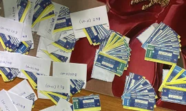 Hàng trăm vé giả được đối tượng Bùi Văn Kiên sản xuất, bán ra chợ đen.