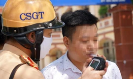 Người dân 5 tỉnh/thành phố bắt đầu có thể nộp phạt vi phạm giao thông tại nhà riêng.