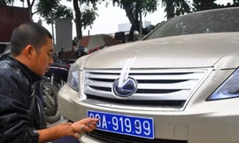 Chưa thu hồi hết 516 biển xanh tư nhân