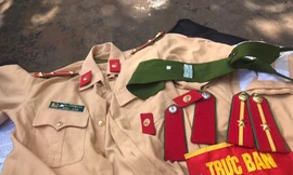 Dùng cảnh phục, thẻ ngành xin CSGT bỏ qua vi phạm