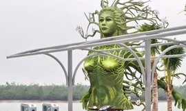 Bất ngờ 2 tượng nam nữ xuất hiện ở Đồ Sơn 