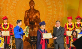 Hải Phòng chi gần 1,4 tỷ đồng khen thưởng học sinh, sinh viên xuất sắc