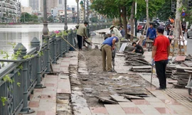 Vỉa hè phố đi bộ nghìn tỷ ở Hải Phòng chưa bàn giao liên tục nứt vỡ