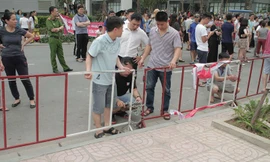 Tranh chấp hàng rào căng thẳng ở khu đô thị hạng sang