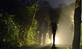 Hàng vạn người leo núi Yên Tử hành hương trước giờ khai hội