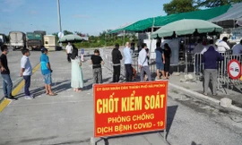 Chốt kiểm soát COVID-19 trên QL5, đoạn quan huyện An Dương, TP Hải Phòng trên.