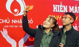 Đông đảo bạn trẻ tham gia hiến máu cứu người tại Đại học Hải Phòng