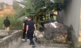 Phát hiện bộ xương nữ giới trong bể phốt nhà vệ sinh bỏ hoang