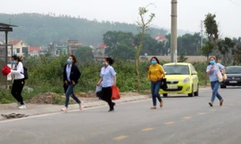 Công nhân tháo chạy vì công ty ở Hải Dương bị phát hiện cho 'làm chui'