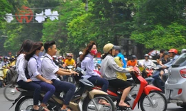 Ngày đầu CSGT Hà Nội ra quân: Hầu hết là lỗi không đội mũ bảo hiểm