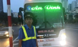 Lực lượng thanh tra thu hồi hàng loạt xe khách chạy không đúng hành trình vận tải.