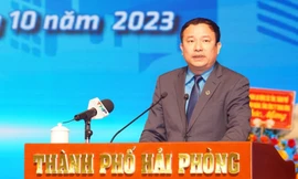 Ông Nguyễn Anh Tuân tái đắc cử chức Chủ tịch LĐLĐ TP Hải Phòng khóa XV, nhiệm kỳ 2023-2028.