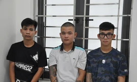 Bắt băng nhóm mang dao kiếm đi 'bão', cướp tài sản của người đi đường