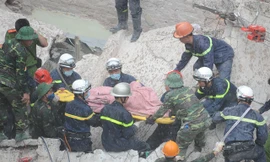 Khởi tố vụ sập nhà 3 tầng trên phố Cửa Bắc khiến 2 người chết